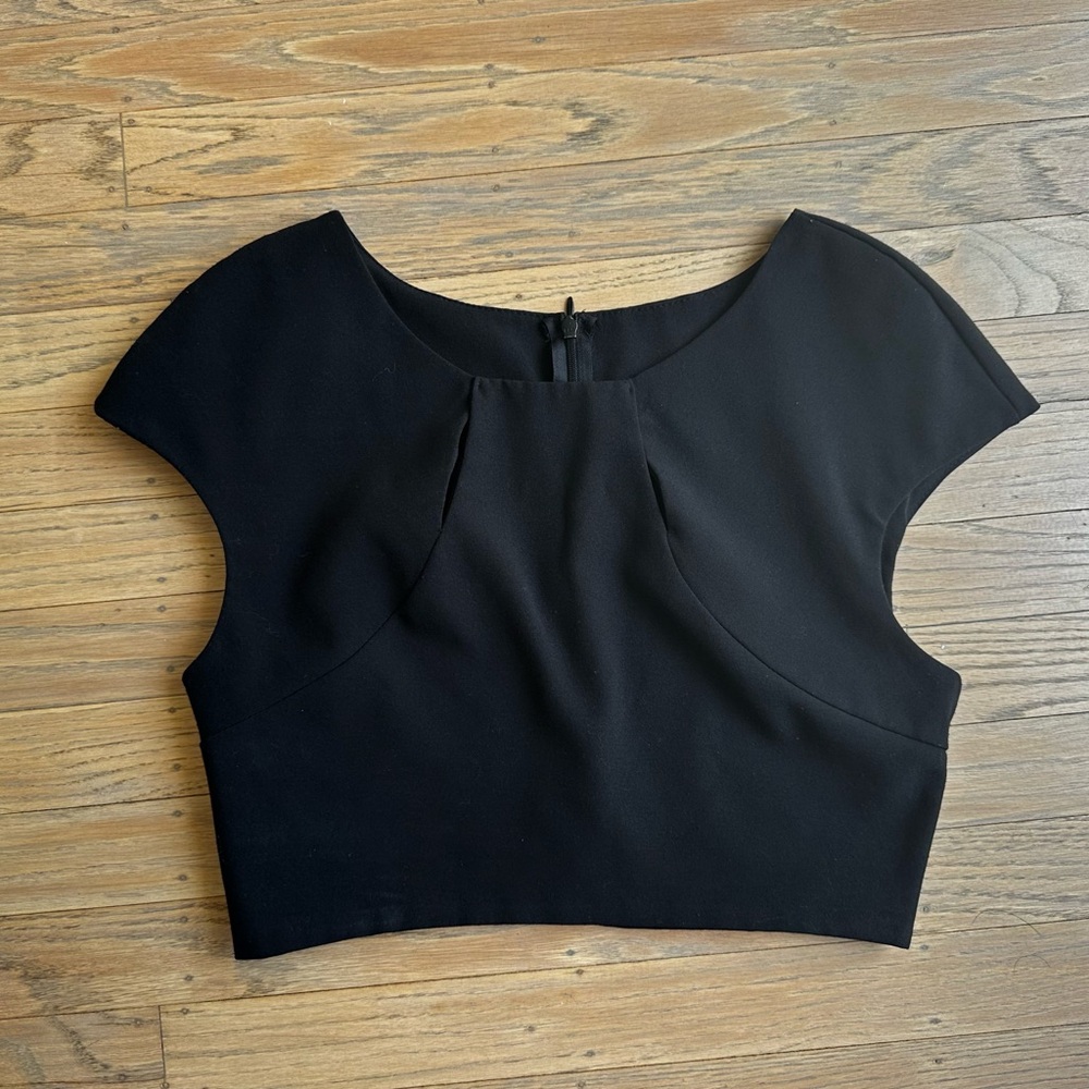 Black Crop Top small